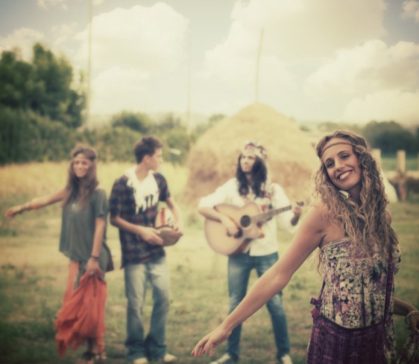 hippies-free_-love_-600x521